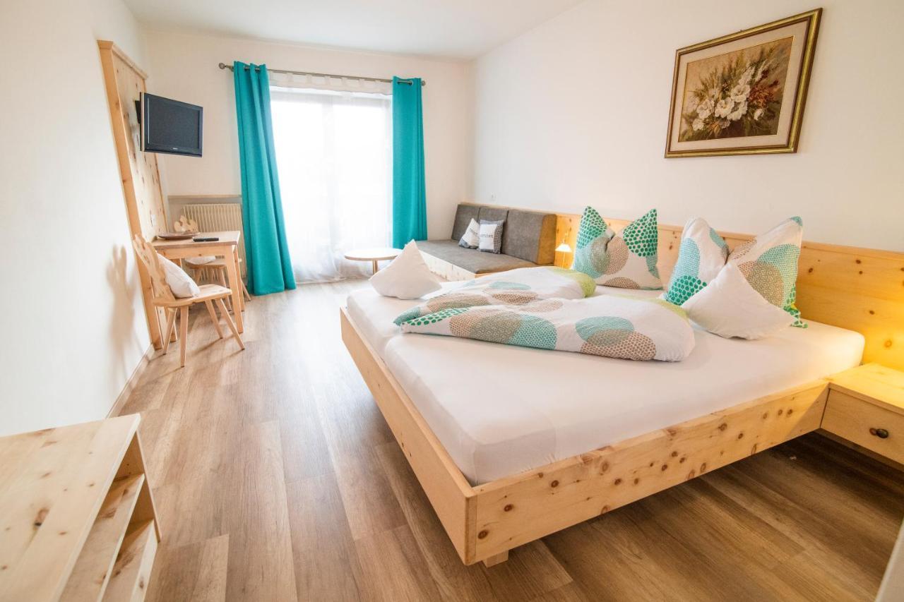 Garni Stuebele Bed & Breakfast ติโรโล ภายนอก รูปภาพ