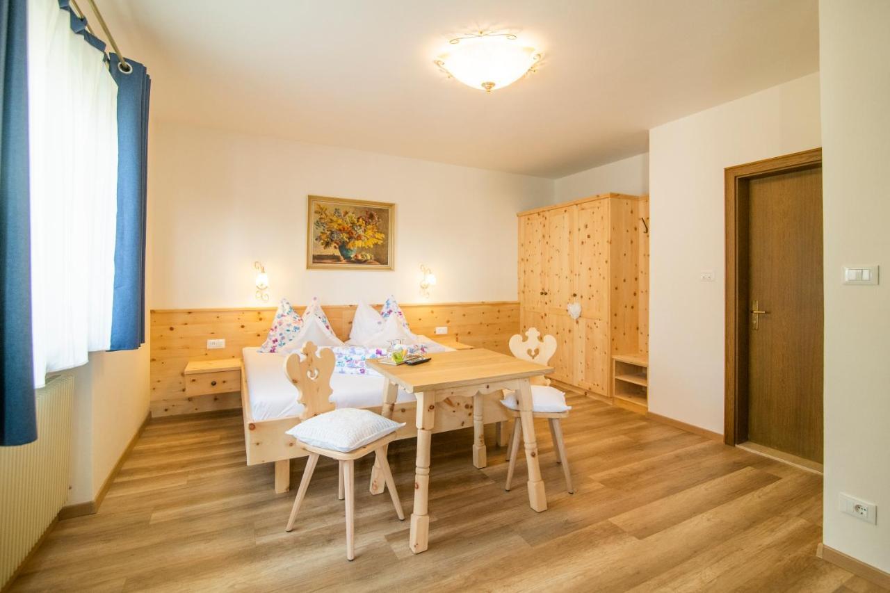 Garni Stuebele Bed & Breakfast ติโรโล ภายนอก รูปภาพ